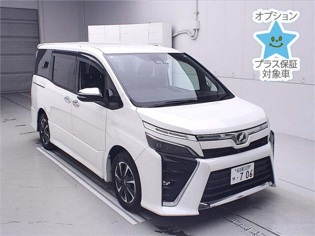 TOYOTA VOXY 2019