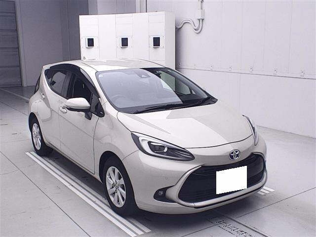 TOYOTA AQUA 2021