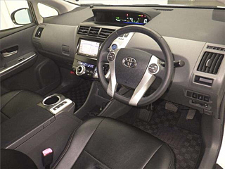 TOYOTA PRIUS ALPHA 2014