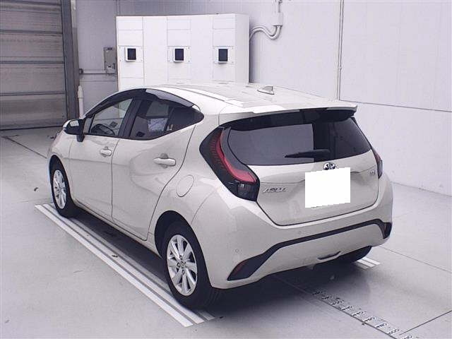 TOYOTA AQUA 2021