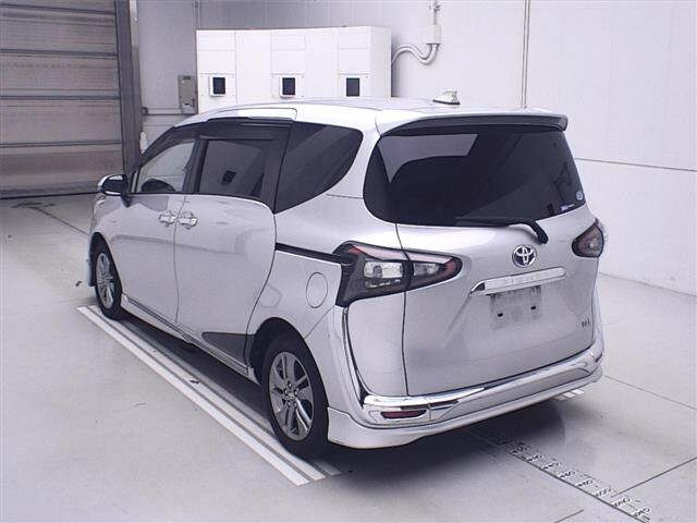 TOYOTA SIENTA 2018