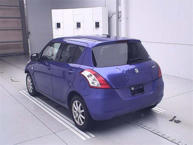 SUZUKI SWIFT 2015