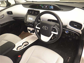 TOYOTA PRIUS 2018
