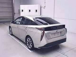 TOYOTA PRIUS 2018