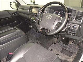 TOYOTA HIACE VAN 2017