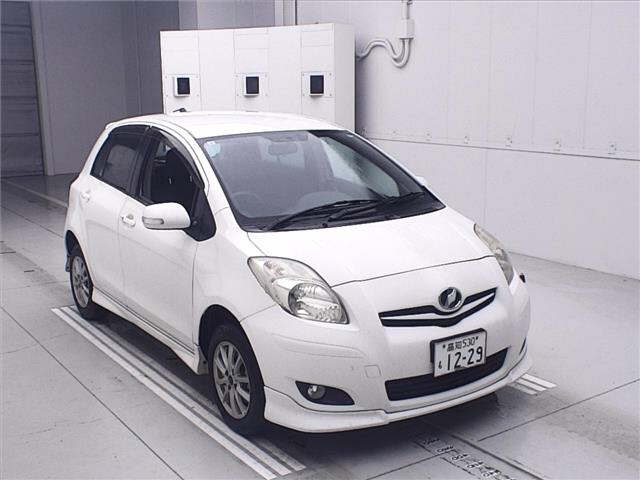 TOYOTA VITZ 2009