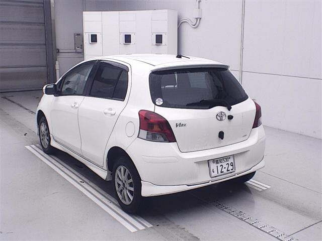 TOYOTA VITZ 2009