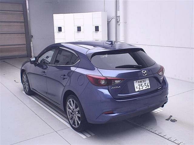 MAZDA AXELA 2017
