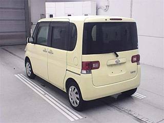 DAIHATSU TANTO 2011