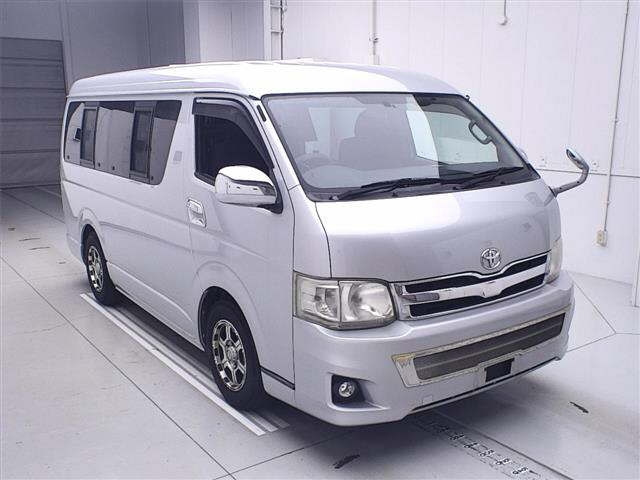 TOYOTA HIACE 2012