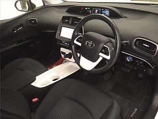 TOYOTA PRIUS 2016