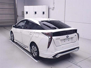 TOYOTA PRIUS 2016