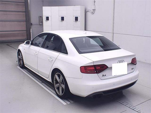 AUDI A4 2011