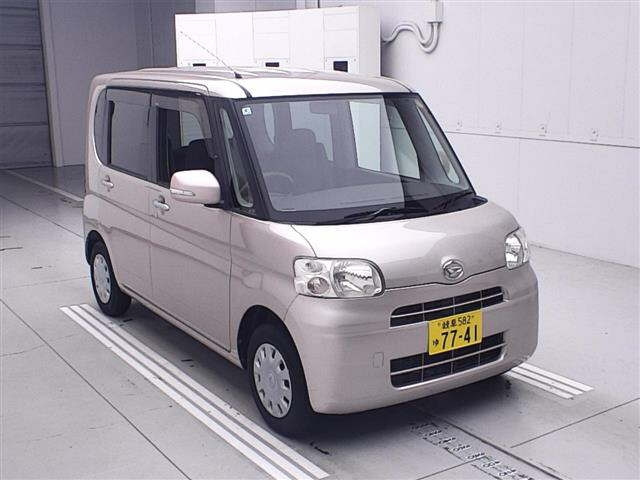 DAIHATSU TANTO 2010