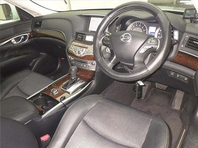 NISSAN FUGA 2011