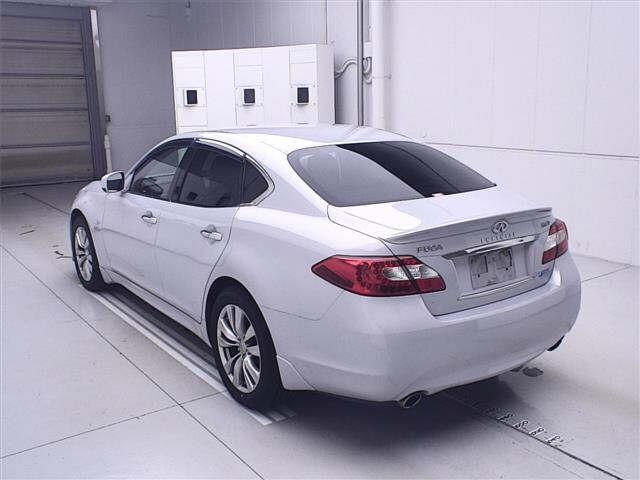 NISSAN FUGA 2011