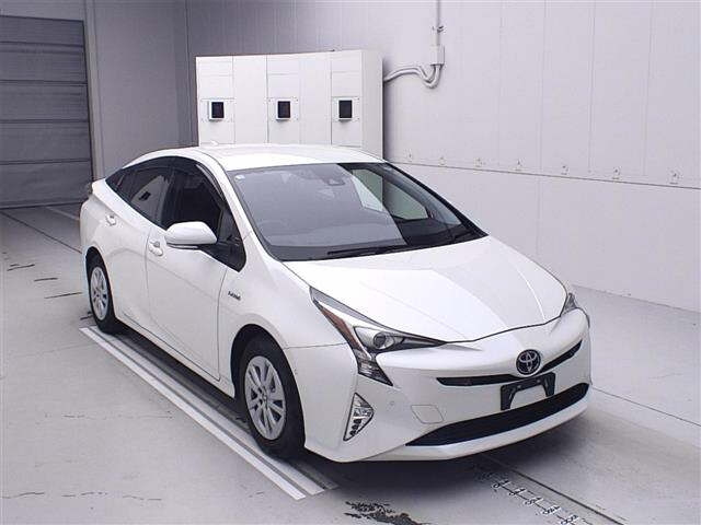 TOYOTA PRIUS 2016