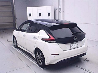 NISSAN LEAF 2018