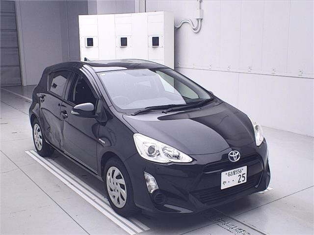 TOYOTA AQUA 2015