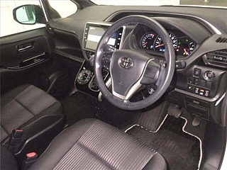 TOYOTA VOXY 2020