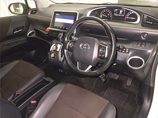 TOYOTA SIENTA 2018