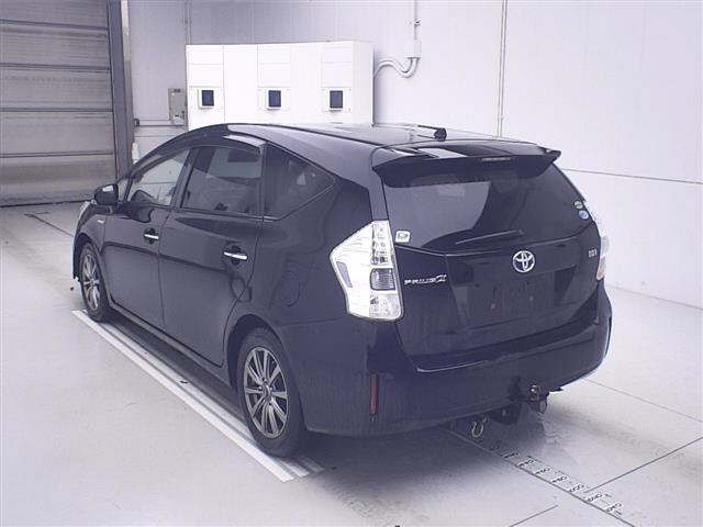 TOYOTA PRIUS ALPHA 2014