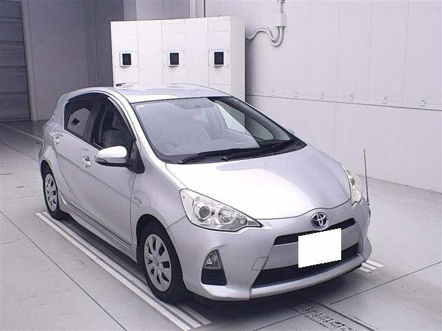 TOYOTA AQUA 2013