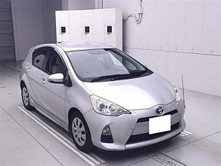 TOYOTA AQUA 2013