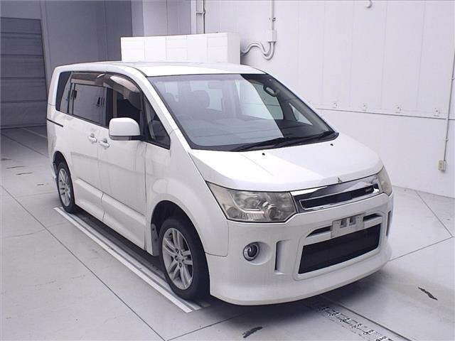 MITSUBISHI DELICA D5 2008