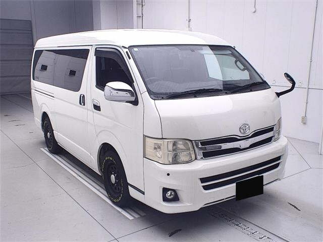 TOYOTA HIACE VAN 2011