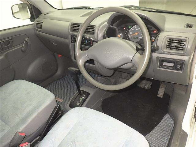 MITSUBISHI MINICA 2009
