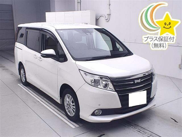 TOYOTA NOAH 2016