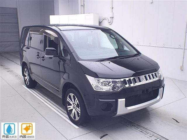 MITSUBISHI DELICA D5 2010