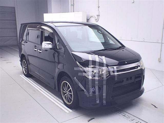 MITSUBISHI DELICA D5 2010