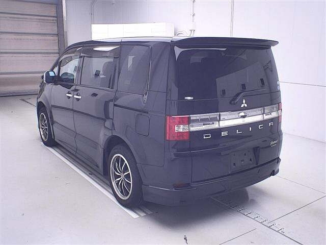 MITSUBISHI DELICA D5 2010