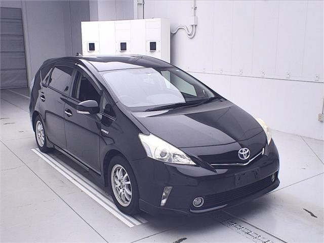 TOYOTA PRIUS ALPHA 2014