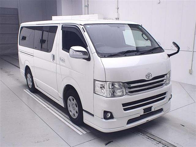 TOYOTA HIACE VAN 2013