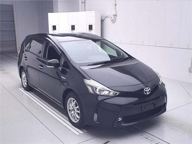 TOYOTA PRIUS ALPHA 2017