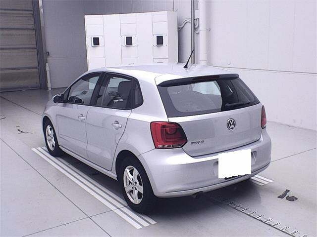 VOLKSWAGEN POLO 2010
