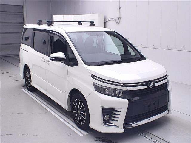 TOYOTA VOXY 2015