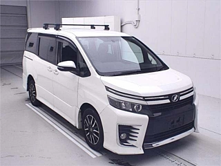 TOYOTA VOXY 2015