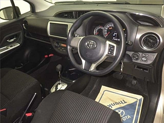 TOYOTA VITZ 2015