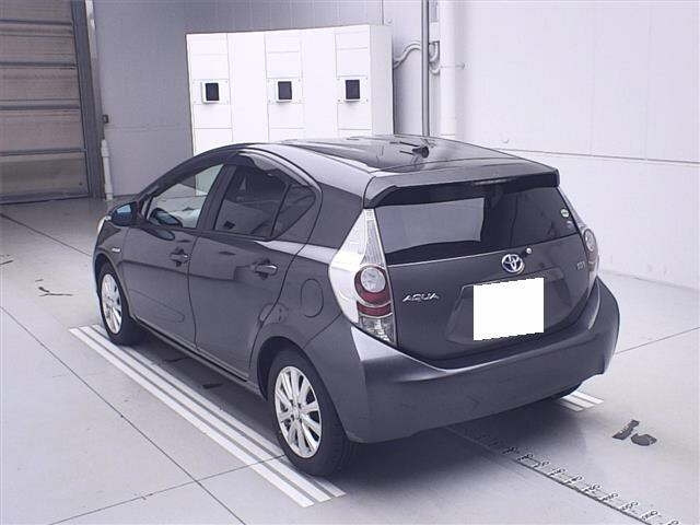 TOYOTA AQUA 2012