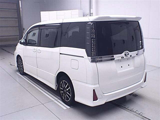 TOYOTA VOXY 2014