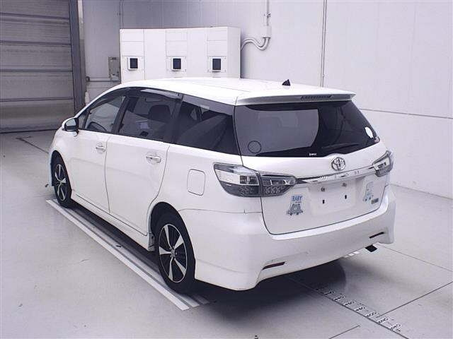 TOYOTA WISH 2014