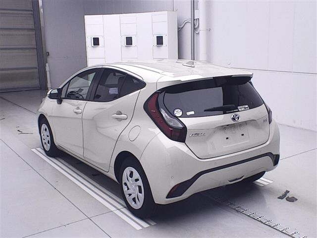 TOYOTA AQUA 2022