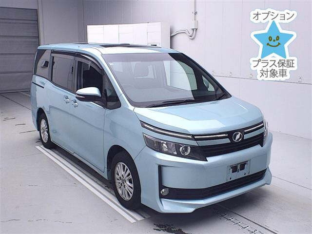 TOYOTA VOXY 2014
