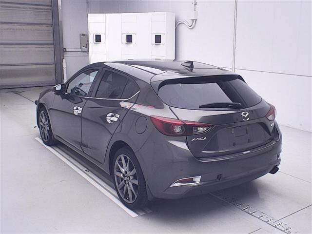 MAZDA AXELA 2017