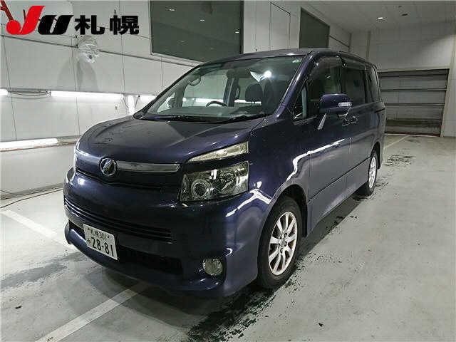 TOYOTA VOXY 2009