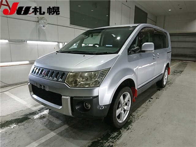 MITSUBISHI DELICA D5 2010